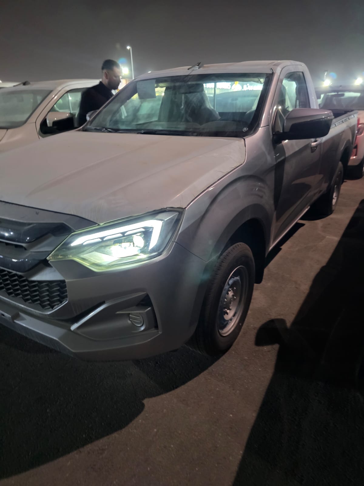 ISUZU D_MAX